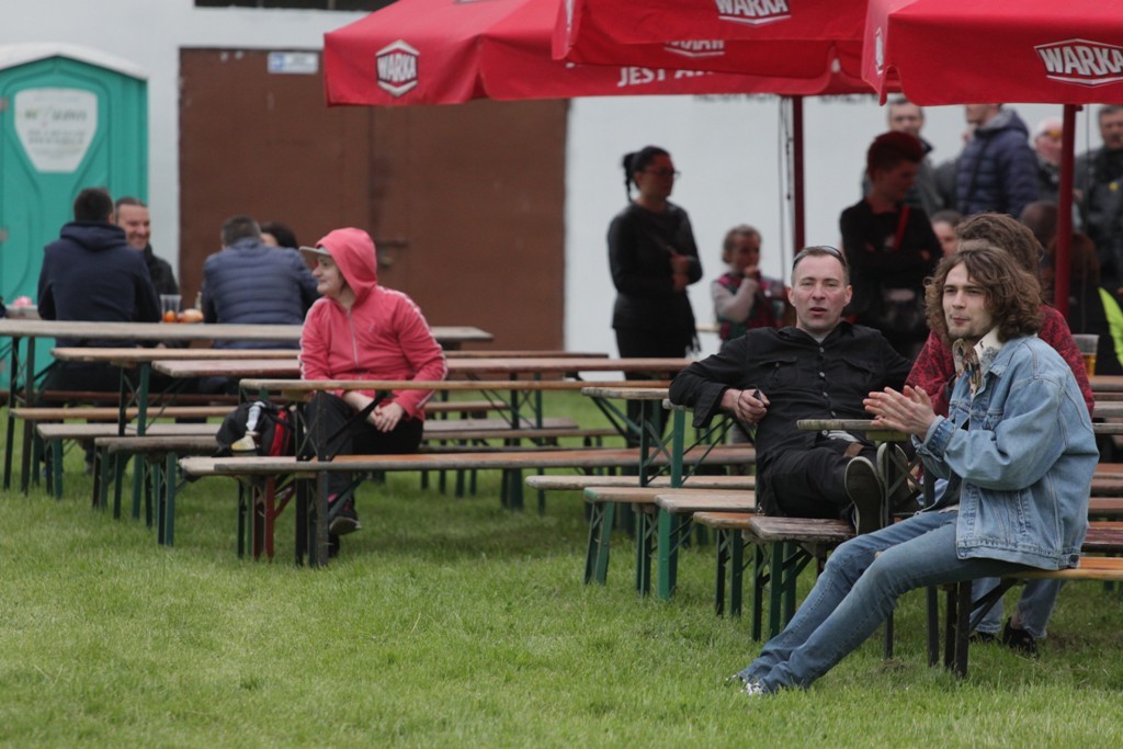 Setki osób na wielkiej majówce nad Jeziorem Kunickim