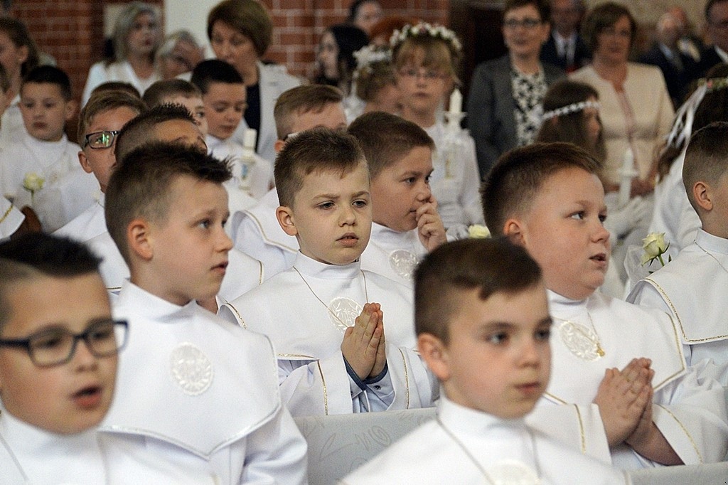 Pierwsza Komunia święta w  katedrze św. ap. Piotra i Pawła