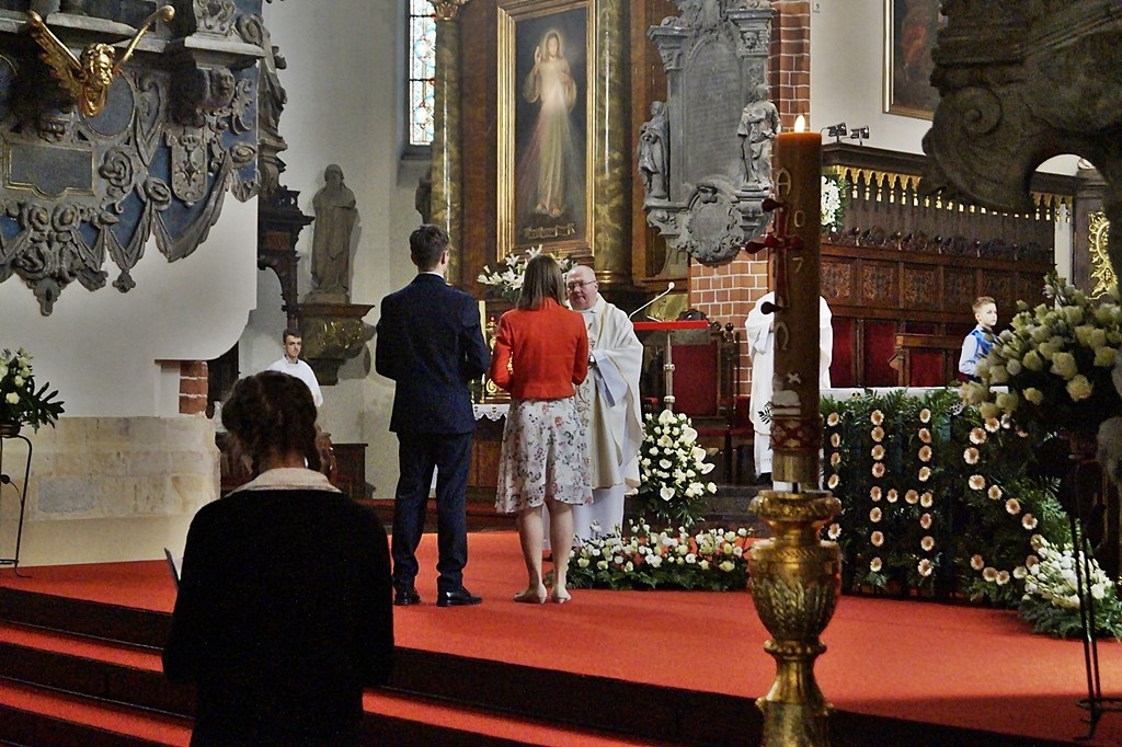 Pierwsza Komunia święta w  katedrze św. ap. Piotra i Pawła
