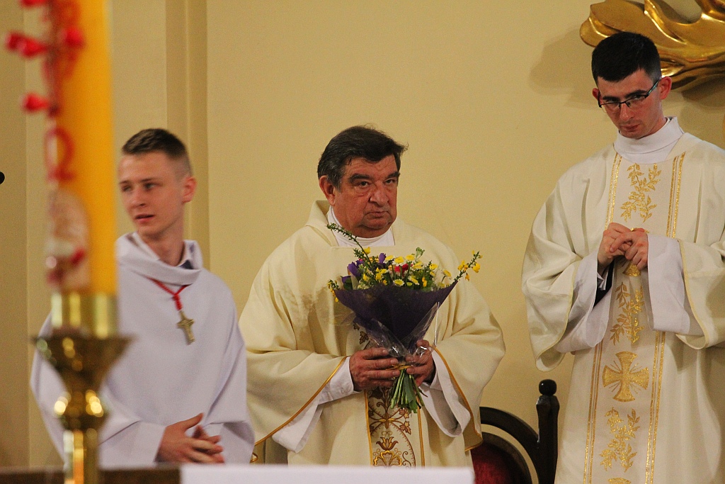 Rocznice święceń kapłańskich w kościele NSPJ w Legnicy