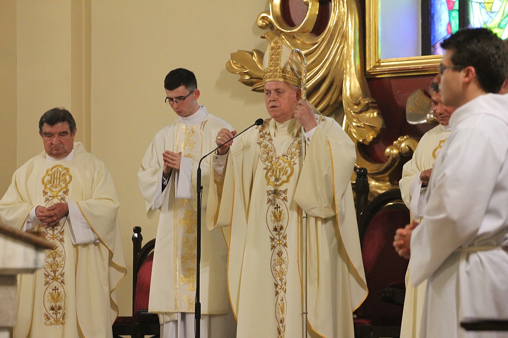 Rocznice święceń kapłańskich w kościele NSPJ w Legnicy