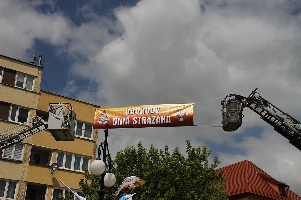 Obchody Dnia Strażaka na dziedzińcu Akademii Rycerskiej