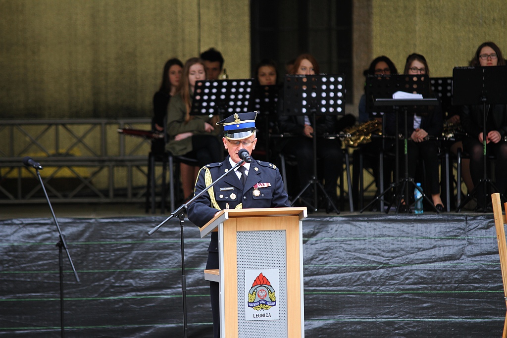 Obchody Dnia Strażaka na dziedzińcu Akademii Rycerskiej