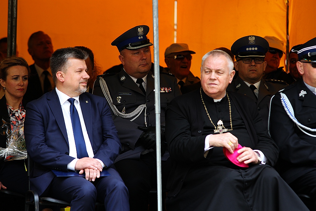 Obchody Dnia Strażaka na dziedzińcu Akademii Rycerskiej
