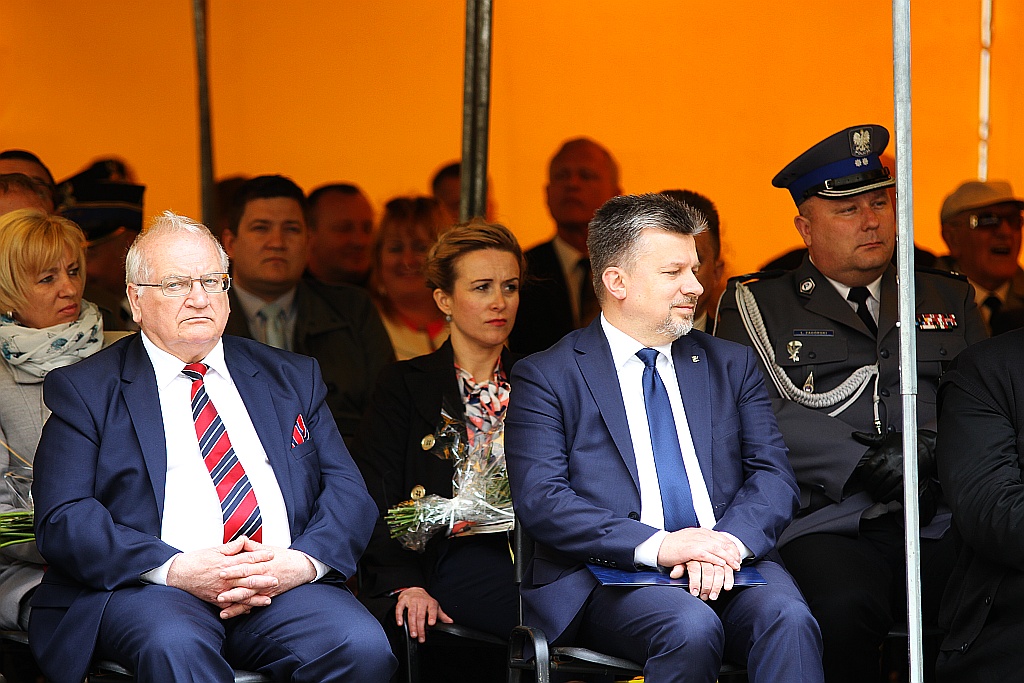 Obchody Dnia Strażaka na dziedzińcu Akademii Rycerskiej