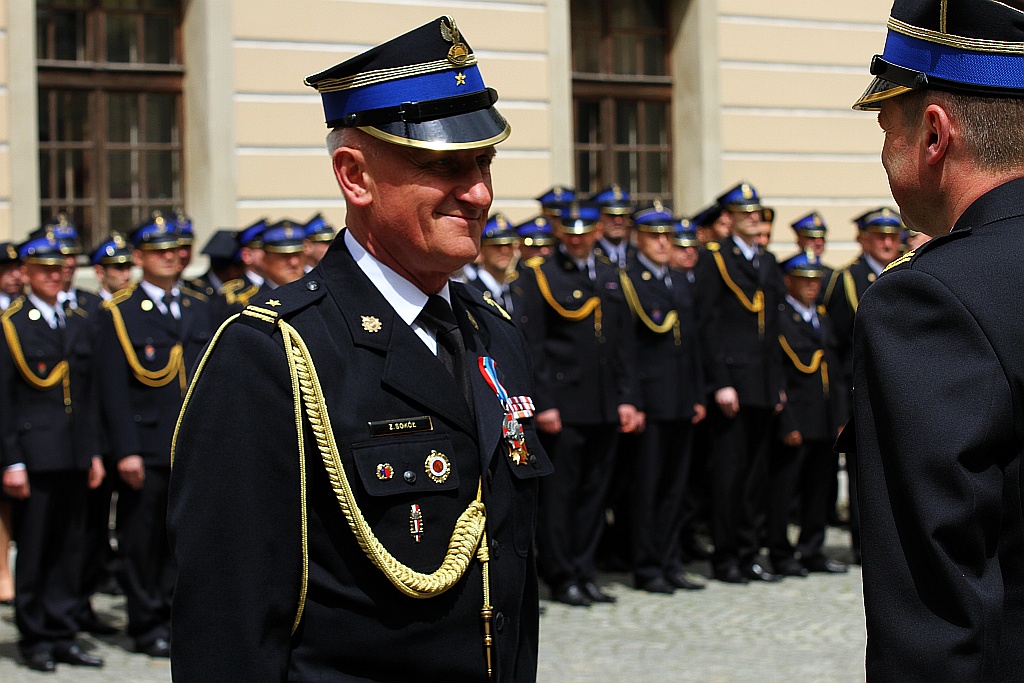 Obchody Dnia Strażaka na dziedzińcu Akademii Rycerskiej