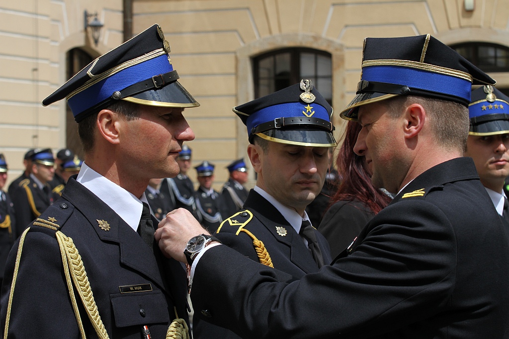 Obchody Dnia Strażaka na dziedzińcu Akademii Rycerskiej