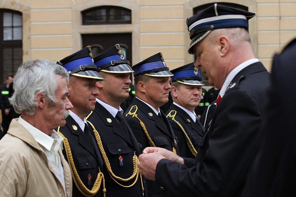 Obchody Dnia Strażaka na dziedzińcu Akademii Rycerskiej