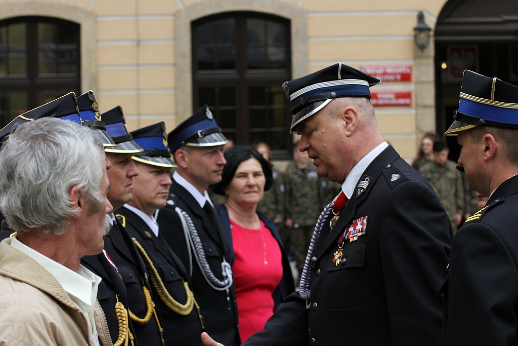 Obchody Dnia Strażaka na dziedzińcu Akademii Rycerskiej