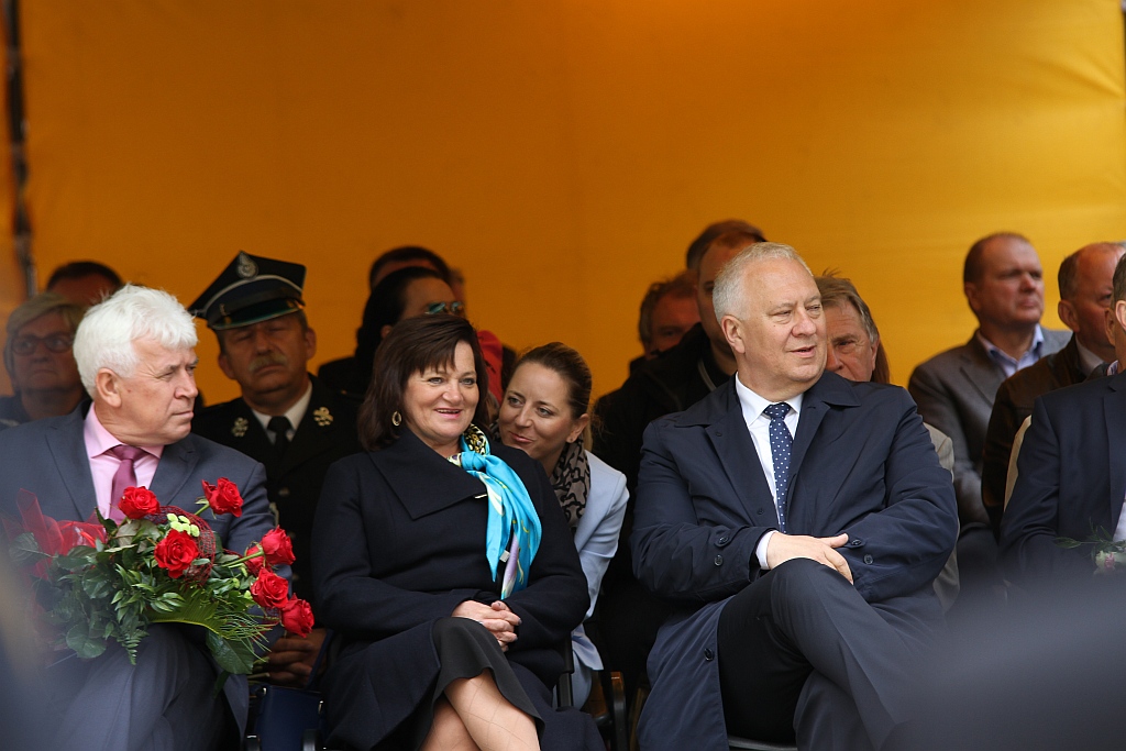 Obchody Dnia Strażaka na dziedzińcu Akademii Rycerskiej