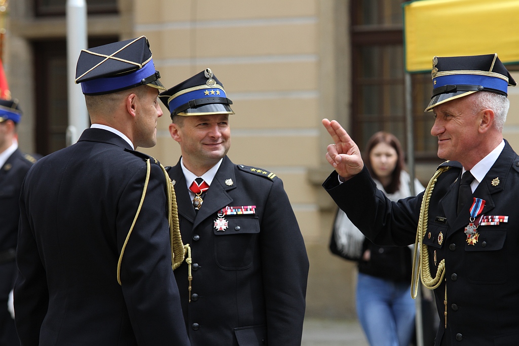 Obchody Dnia Strażaka na dziedzińcu Akademii Rycerskiej