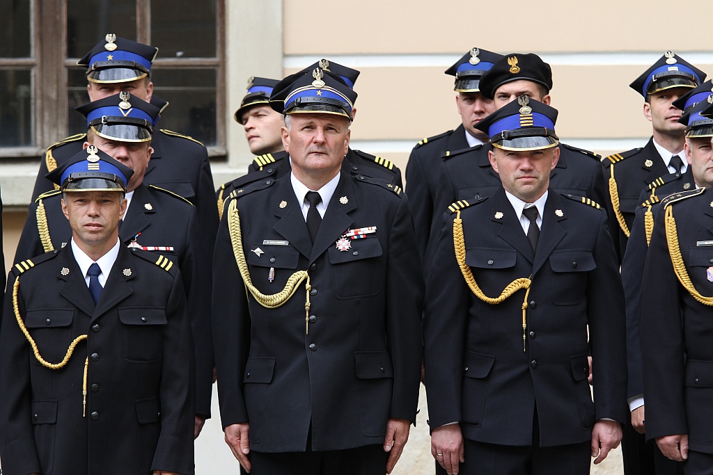 Obchody Dnia Strażaka na dziedzińcu Akademii Rycerskiej