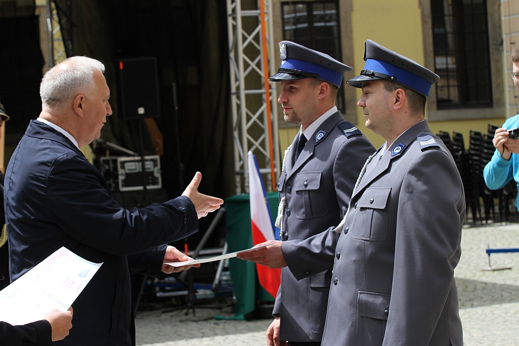 Obchody Dnia Strażaka na dziedzińcu Akademii Rycerskiej