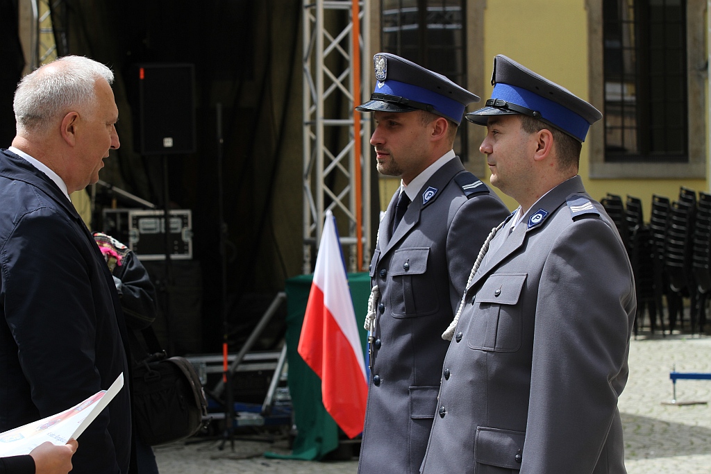 Obchody Dnia Strażaka na dziedzińcu Akademii Rycerskiej