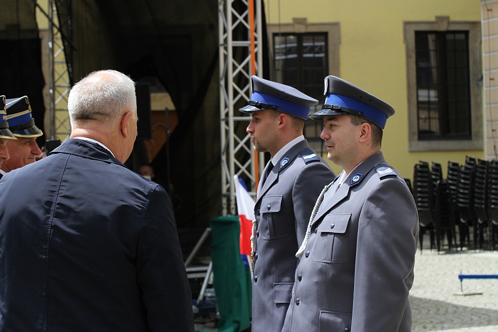 Obchody Dnia Strażaka na dziedzińcu Akademii Rycerskiej