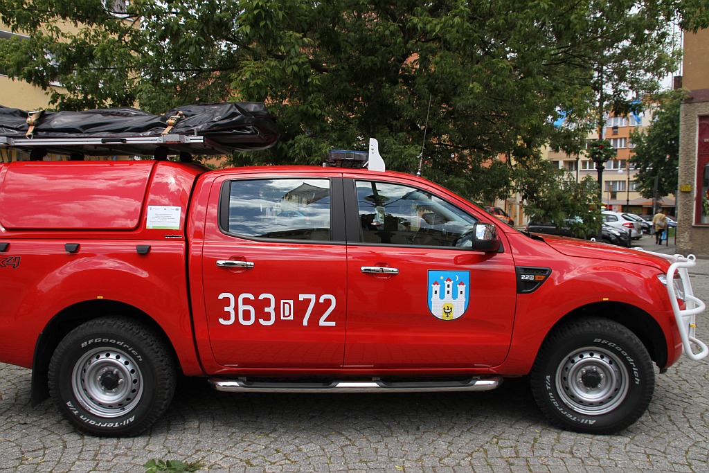 Obchody Dnia Strażaka na dziedzińcu Akademii Rycerskiej