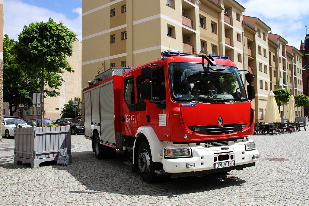 Obchody Dnia Strażaka na dziedzińcu Akademii Rycerskiej