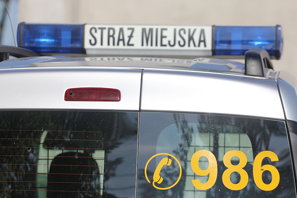 Niecodzienna akcja strażników i strażaków na stacji 'Piekary'
