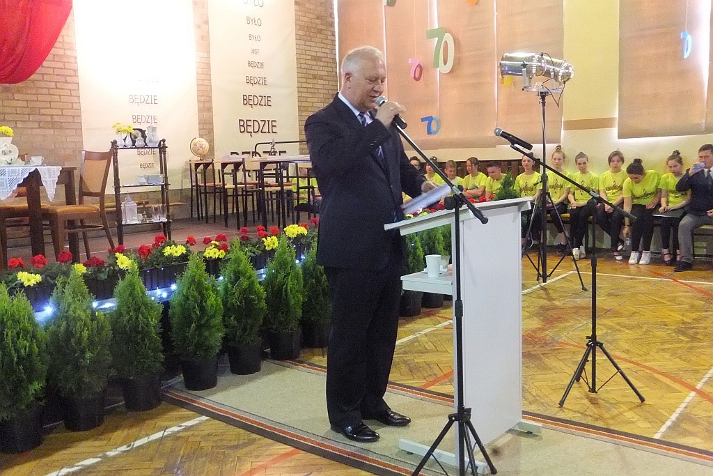 Szkoła Podstawowa nr 4 świętowała jubileusz 70 - lecia