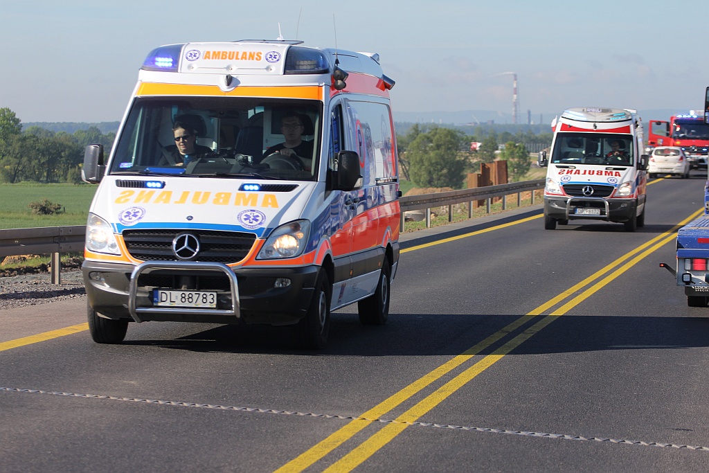 Wypadek na S3 na wysokości Bobrowa. Trzy osoby w szpitalu