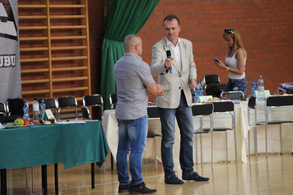 Karatecy i kickbokserzy walczyli na legnickich Piekarach