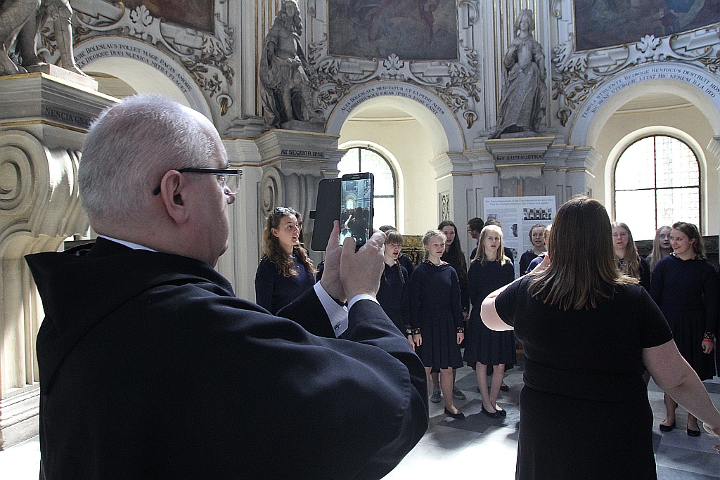 Legnica Cantat: Chórzyści zaśpiewali w legnickich kościołach