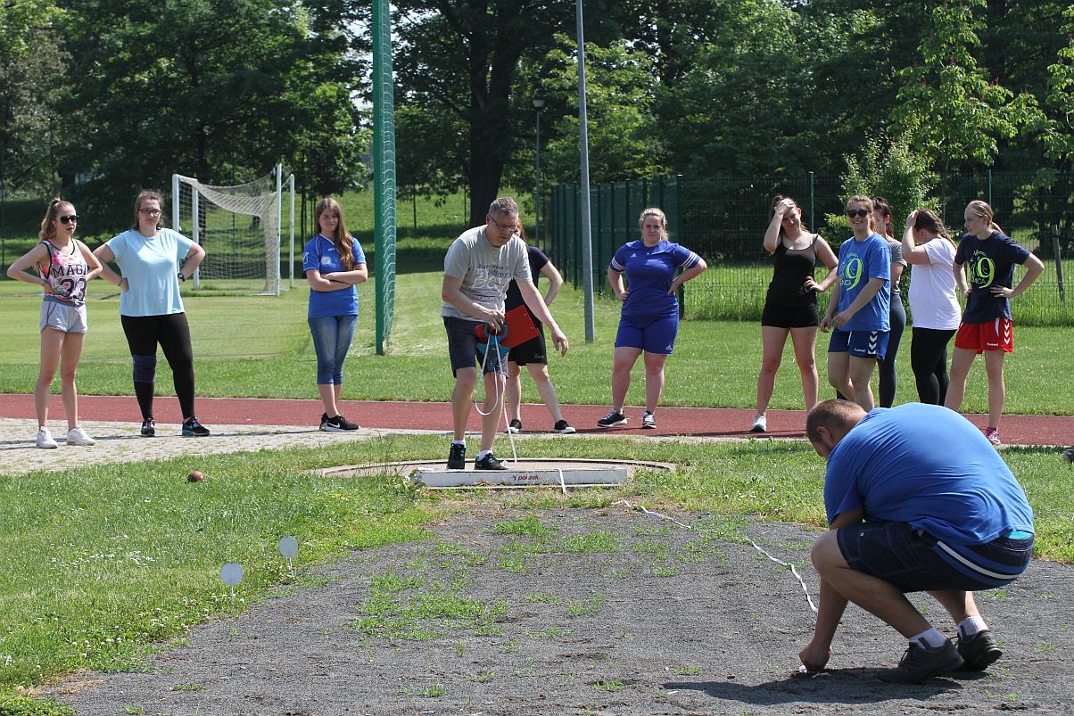 Lekkoatletyczne zmagania legnickich uczniów w Parku Miejskim