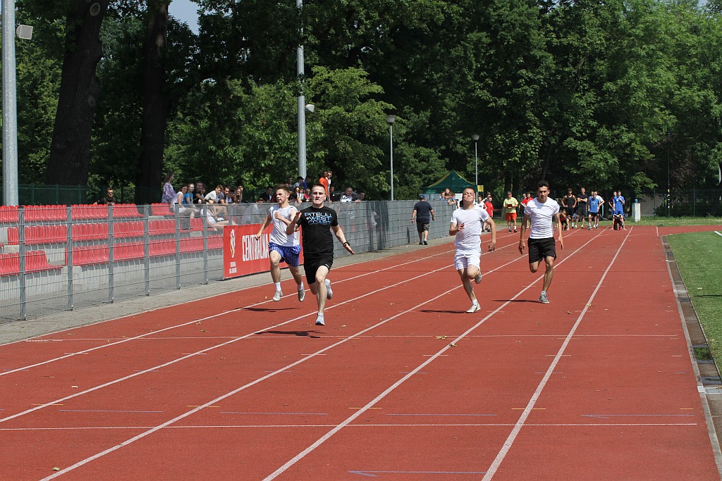 Lekkoatletyczne zmagania legnickich uczniów w Parku Miejskim