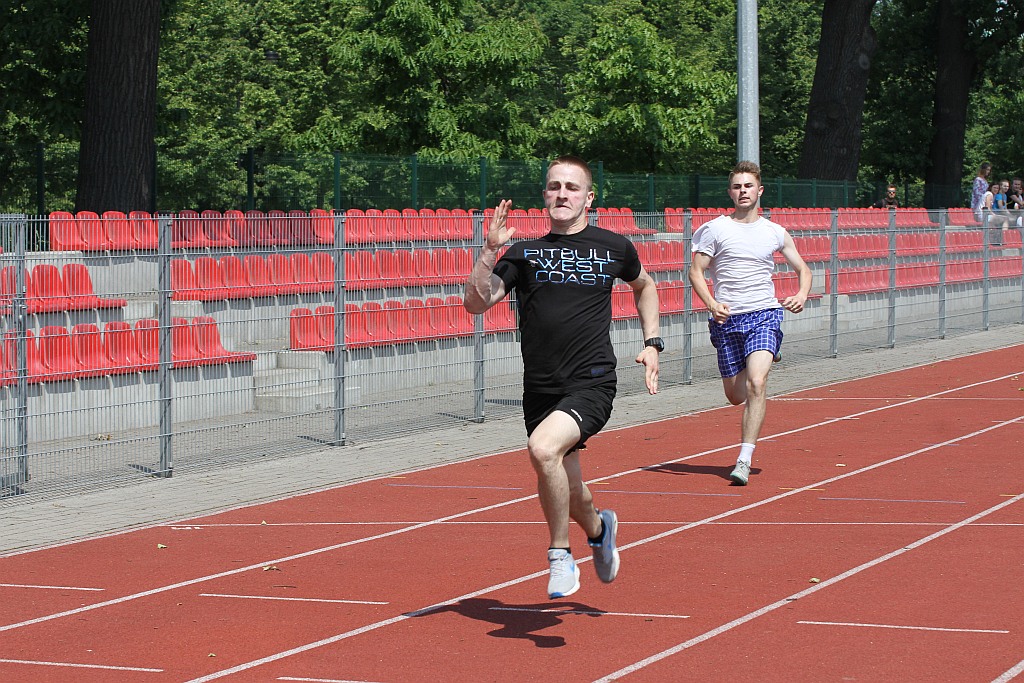 Lekkoatletyczne zmagania legnickich uczniów w Parku Miejskim