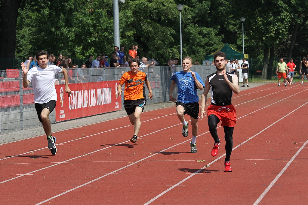 Lekkoatletyczne zmagania legnickich uczniów w Parku Miejskim