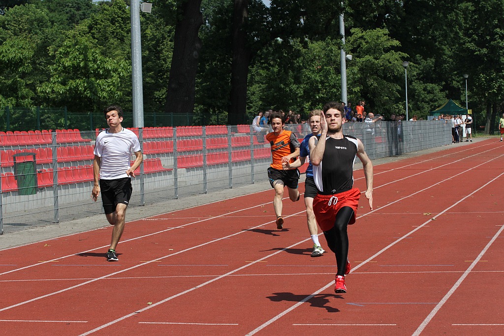 Lekkoatletyczne zmagania legnickich uczniów w Parku Miejskim