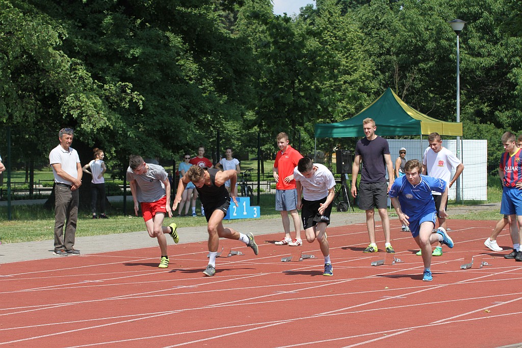 Lekkoatletyczne zmagania legnickich uczniów w Parku Miejskim
