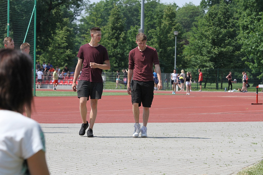 Lekkoatletyczne zmagania legnickich uczniów w Parku Miejskim