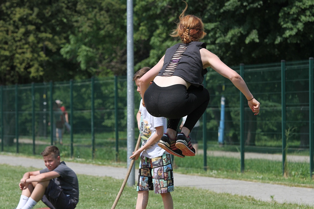 Lekkoatletyczne zmagania legnickich uczniów w Parku Miejskim