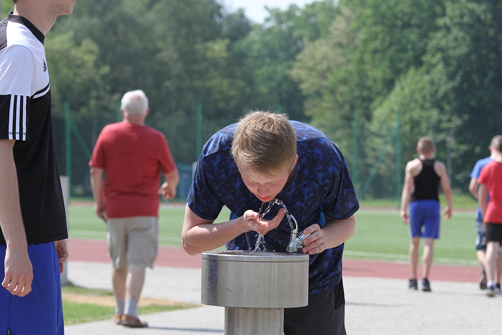 Lekkoatletyczne zmagania legnickich uczniów w Parku Miejskim
