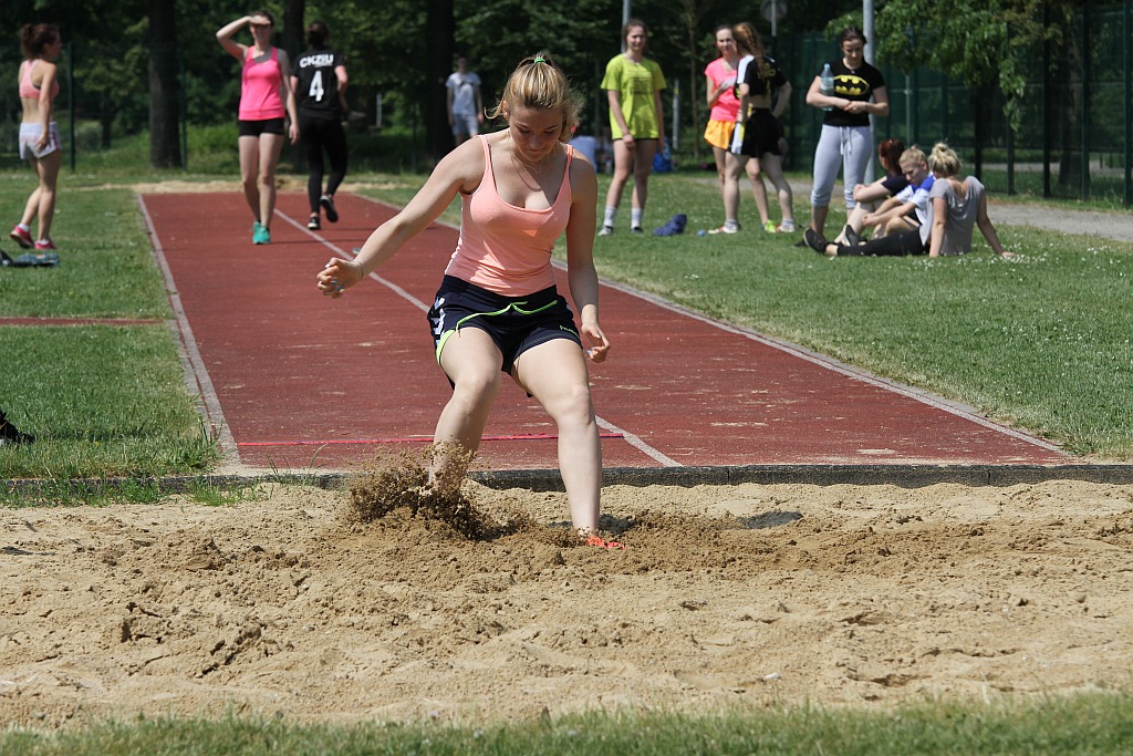 Lekkoatletyczne zmagania legnickich uczniów w Parku Miejskim