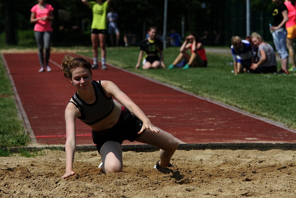 Lekkoatletyczne zmagania legnickich uczniów w Parku Miejskim