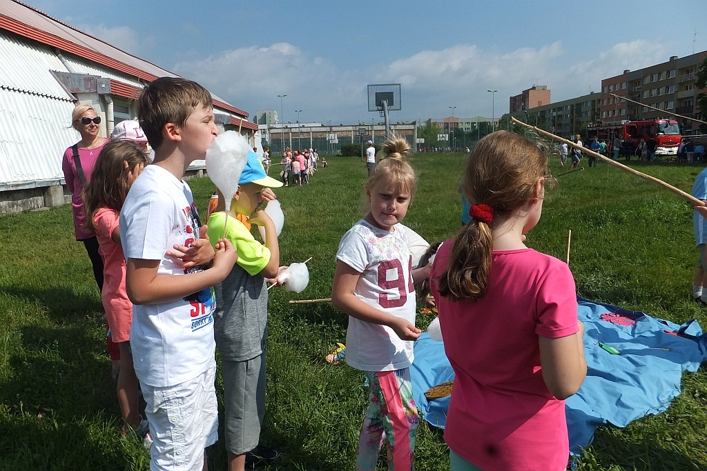 Festyn rekreacyjno - sportowy uczniów Szkoły Podstawowej nr 16
