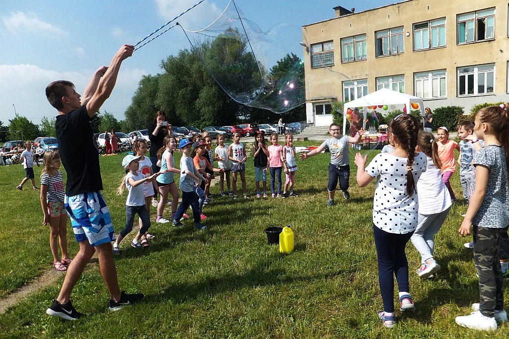 Festyn rekreacyjno - sportowy uczniów Szkoły Podstawowej nr 16