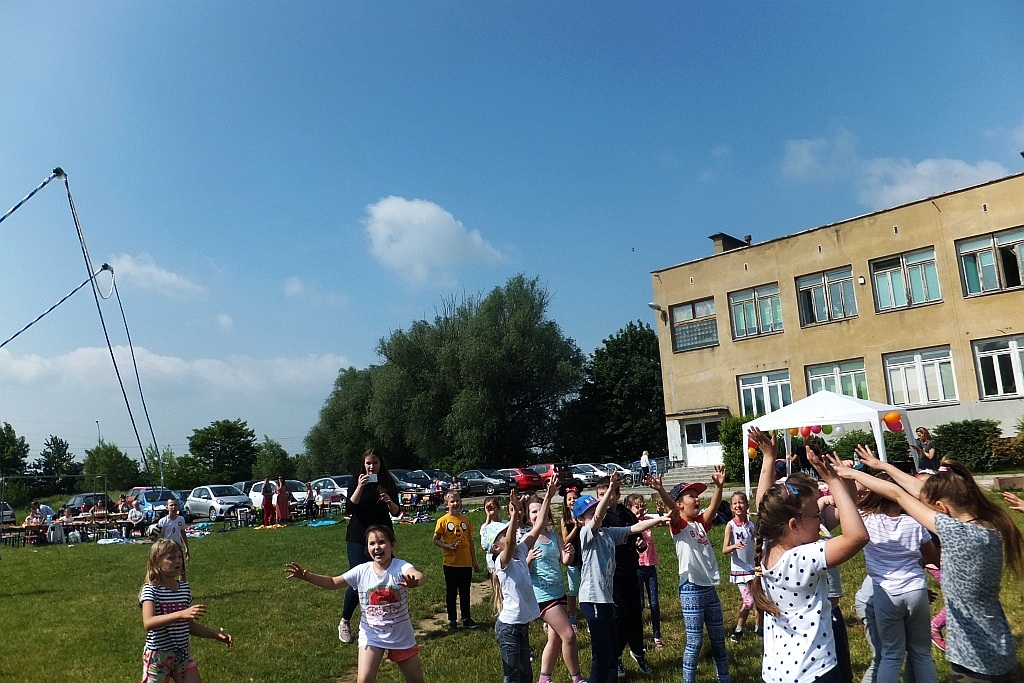 Festyn rekreacyjno - sportowy uczniów Szkoły Podstawowej nr 16