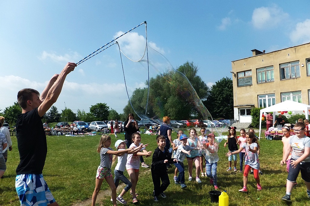 Festyn rekreacyjno - sportowy uczniów Szkoły Podstawowej nr 16