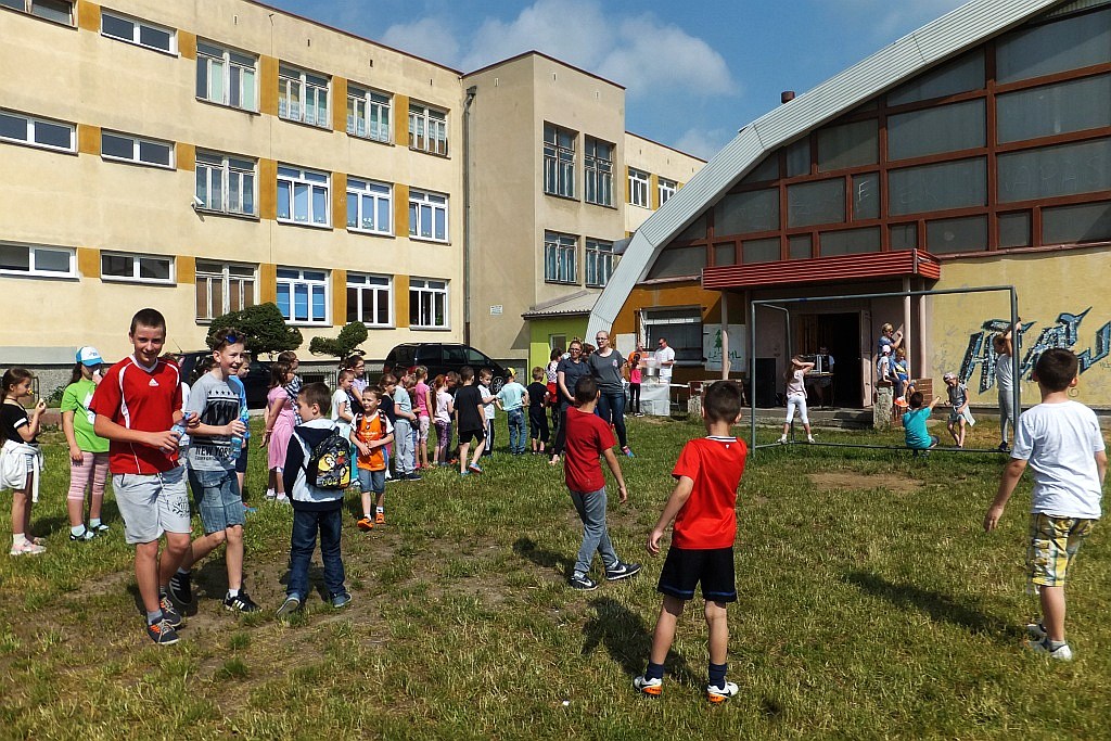 Festyn rekreacyjno - sportowy uczniów Szkoły Podstawowej nr 16