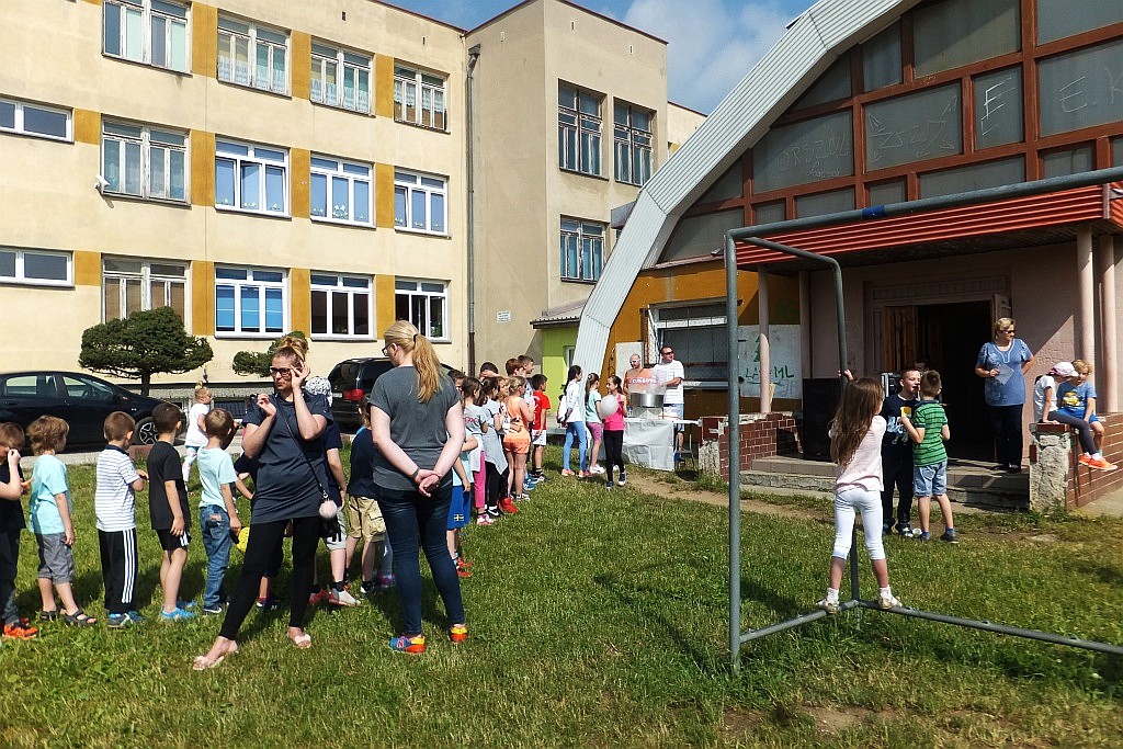 Festyn rekreacyjno - sportowy uczniów Szkoły Podstawowej nr 16