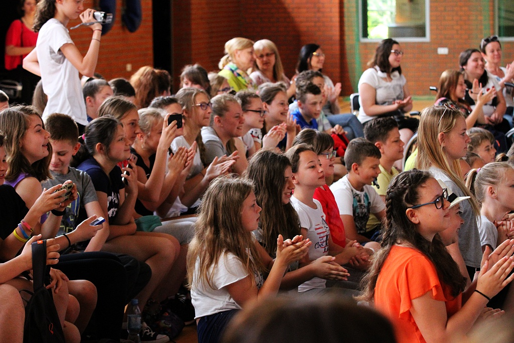 Nauczyciele Zespołu Szkół Integracyjnych wystawili bajkę