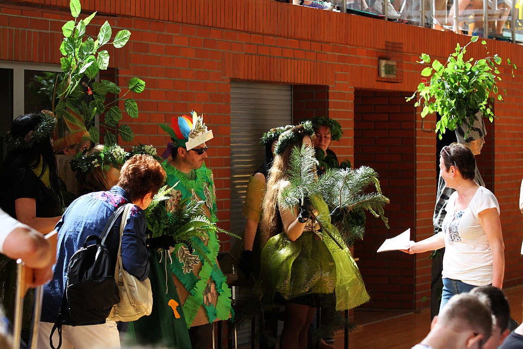 Nauczyciele Zespołu Szkół Integracyjnych wystawili bajkę