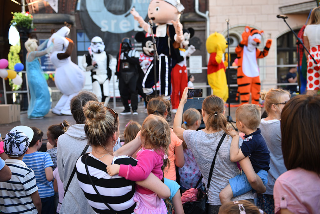 Koncert zespołu Centrum Uśmiechu zatytułowany Fruktaki Show