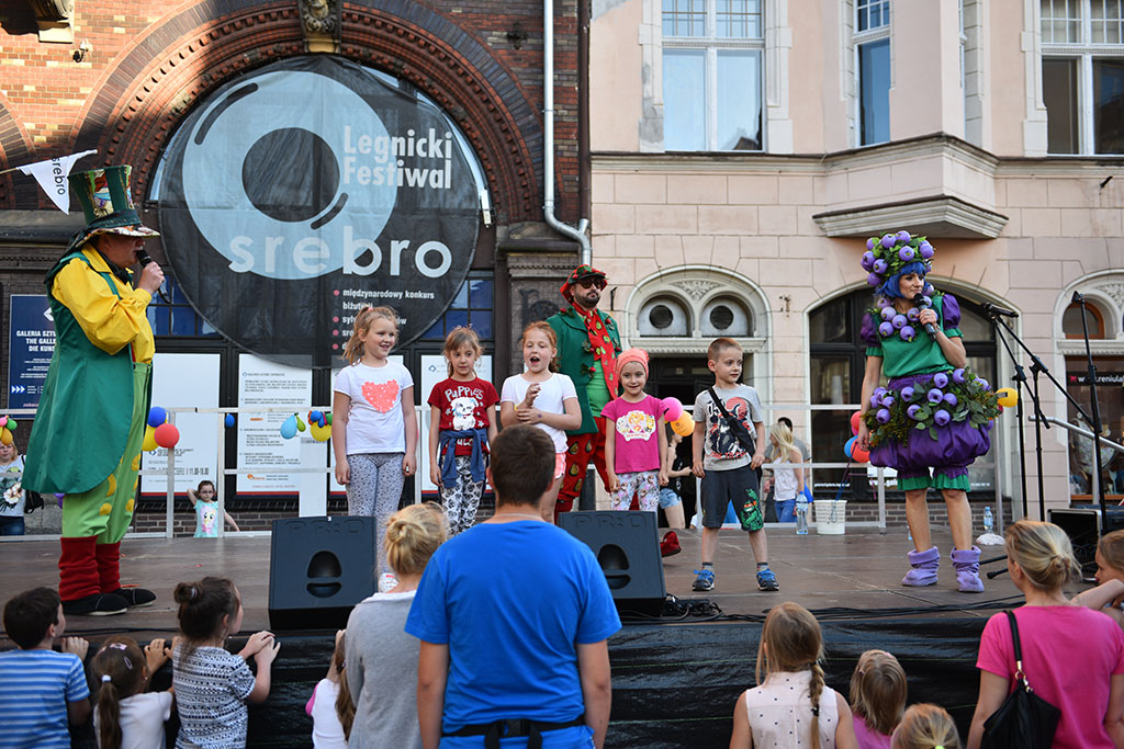 Koncert zespołu Centrum Uśmiechu zatytułowany Fruktaki Show