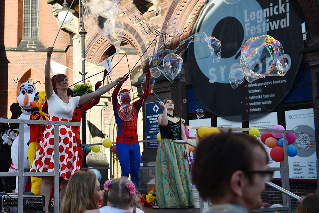 Koncert zespołu Centrum Uśmiechu zatytułowany Fruktaki Show