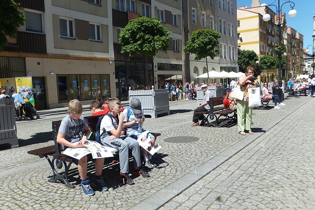 Tysiące dzieci bawią się w centrum Legnicy z Julkiem