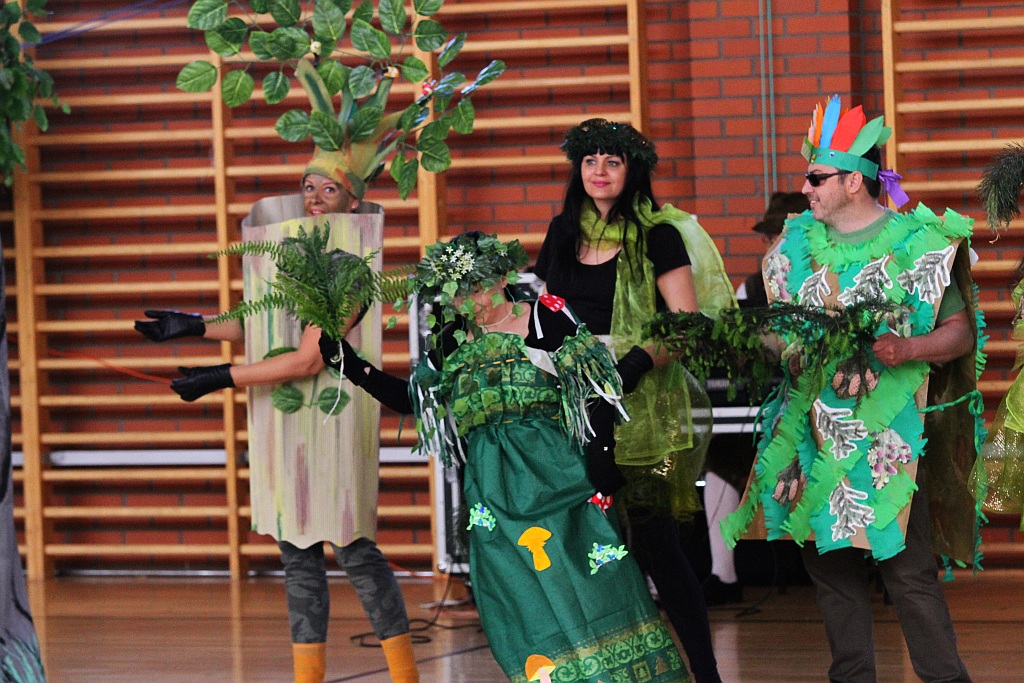 Nauczyciele Zespołu Szkół Integracyjnych wystawili bajkę